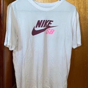 Men’s Nike shirt